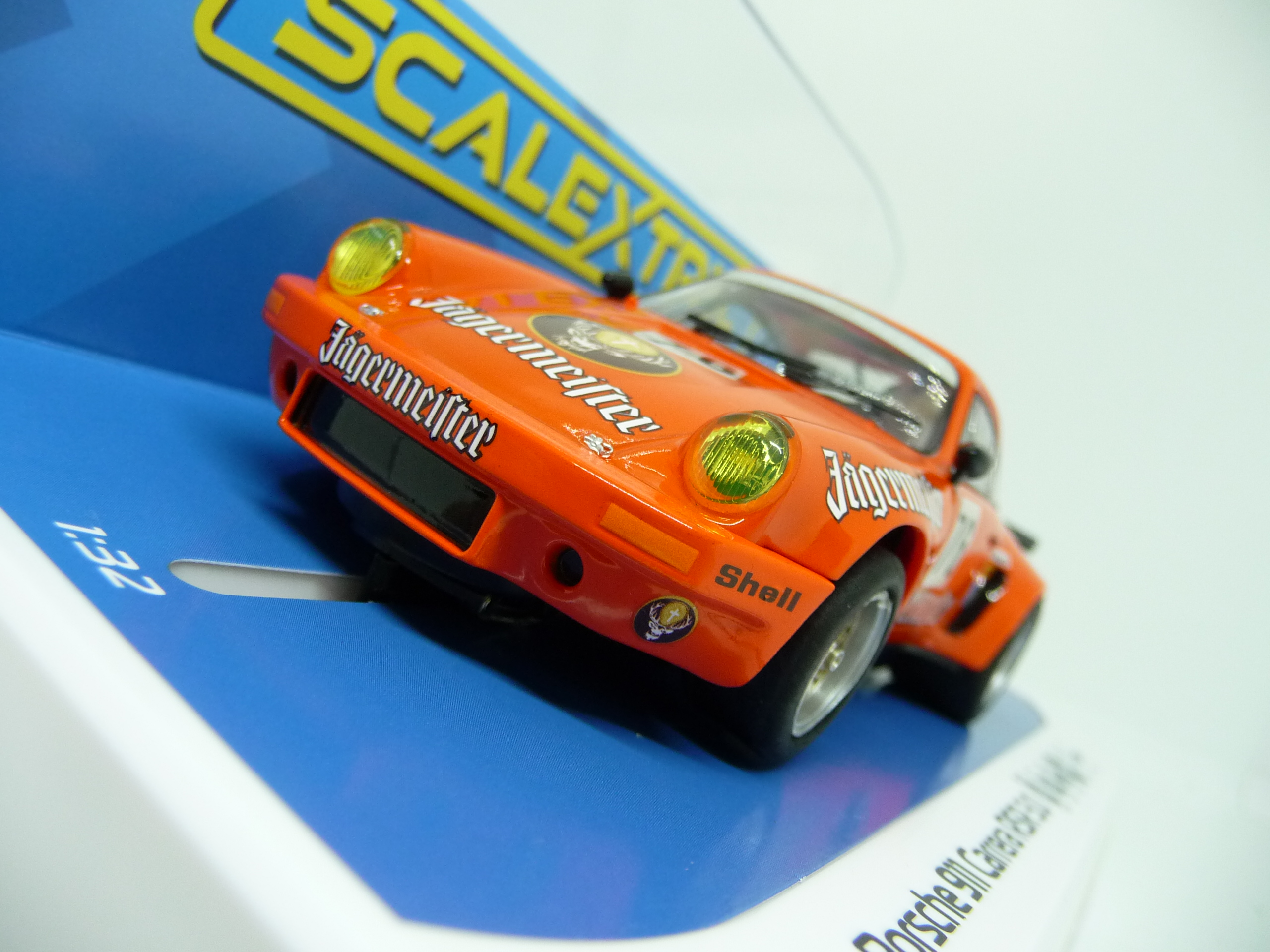 Scalextric C4211 1:32 Porsche 911 Carrera RSR Slot Car Suit Carrera