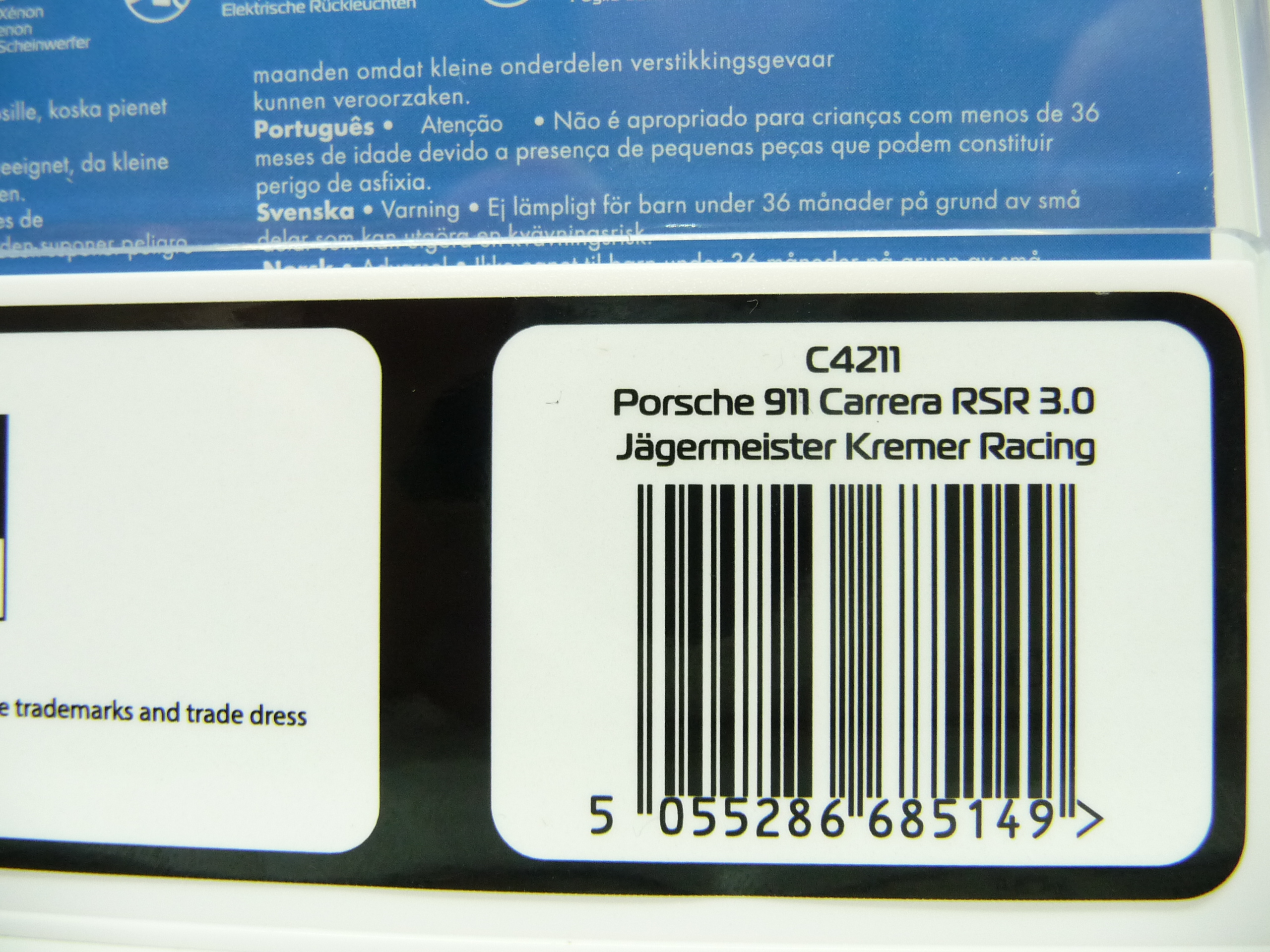 Scalextric C4211 1:32 Porsche 911 Carrera RSR Slot Car Suit Carrera - Image 8