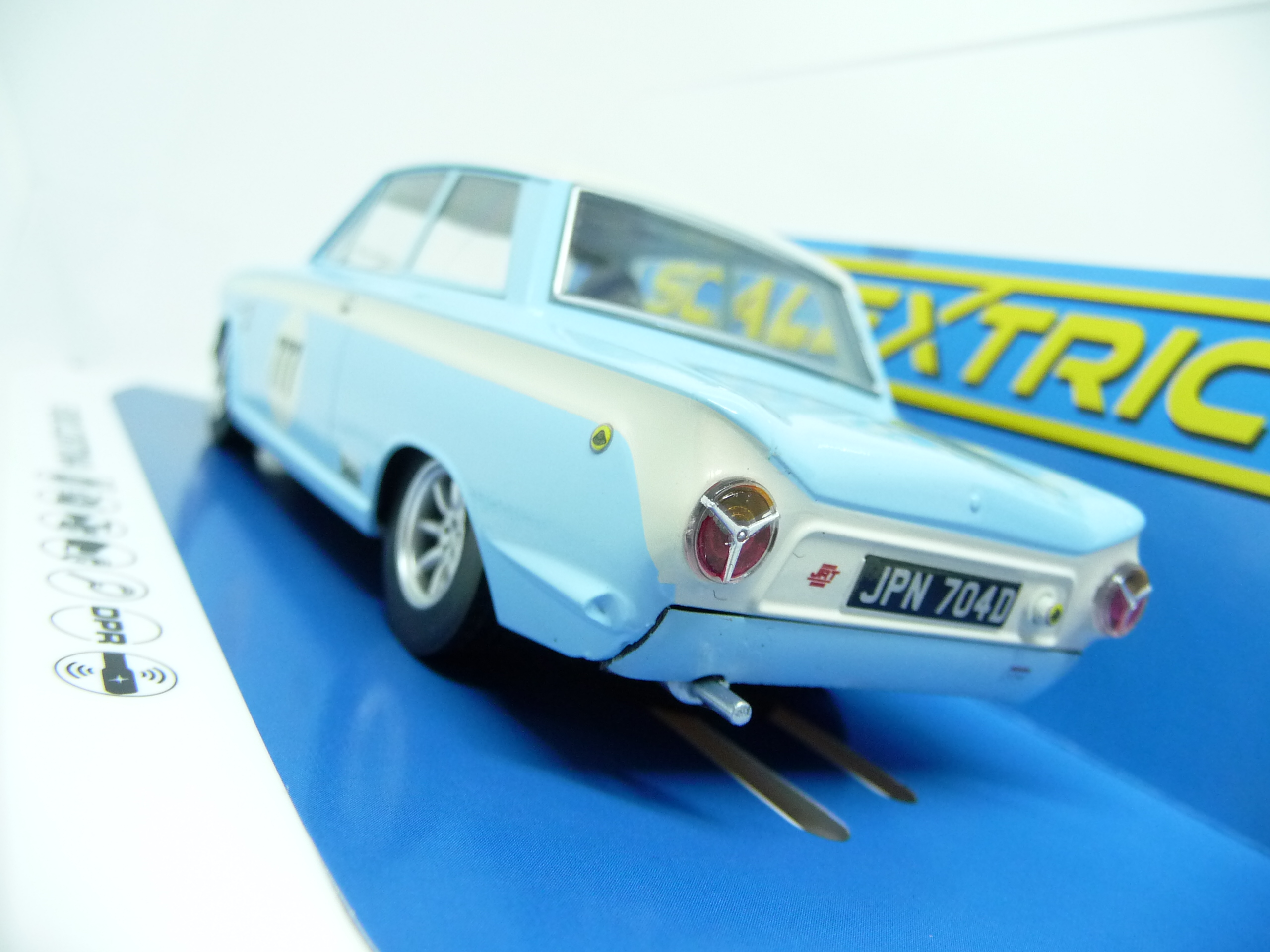 Scalextric C4330 Ford Lotus Cortina Jordan Racing Team Mark Sumpter - Image 3