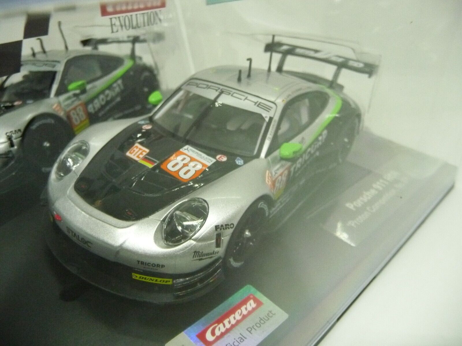 Carrera EVO 1:32 Porsche 911 RSR Proton Competition No88 slot car also suits scalextric - Image 4
